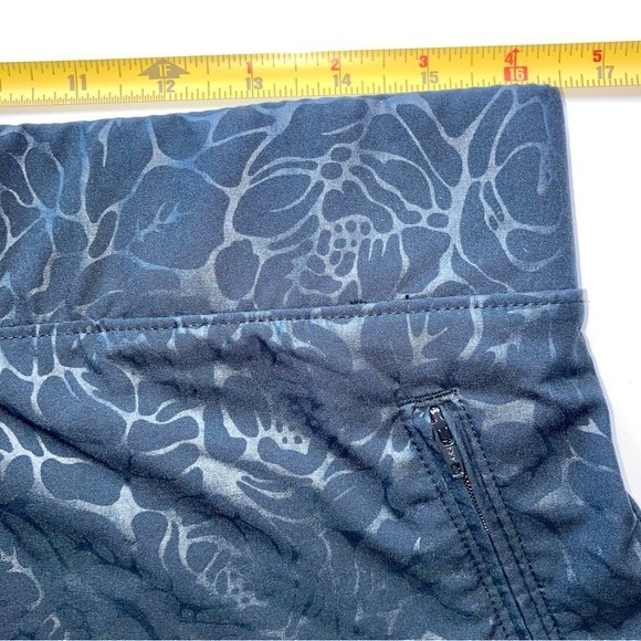 Orvis Women's Embossed Pull-On Active Skort Travel Skirt Pockets Size Medium - Picture 10 of 11